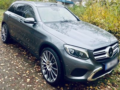 gebraucht Mercedes GLC250 d 4MATIC Luxuriös volles Extra Paket .