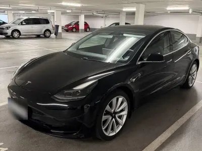 Begagnad Tesla Model 3 Standard Range Plus 239 kW (325 HK) 2020 Svart Sedan
