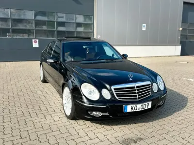 Używany Mercedes E420 314 KM (230 kW) 2006 Czarny Sedan/Limuzyna