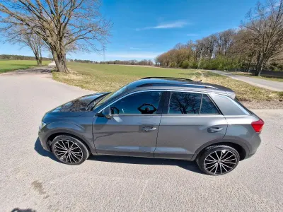 Gebraucht VW T-Roc 150 PS (110 kW) 2017 Grau SUV
