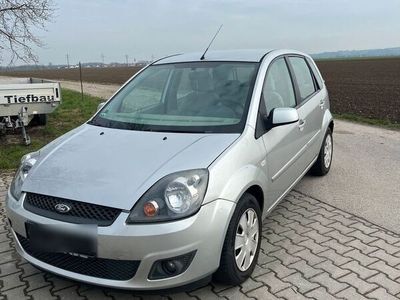 gebraucht Ford Fiesta 1,4 Automatik