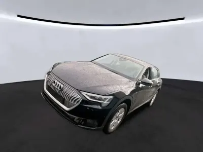 Second-hand Audi e-tron Ambiente 300 kW (408 CP) 2023 Negru SUV