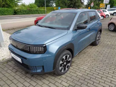 Neu Fiat Grande Panda Icon 101 PS (74 kW) 2026 Lago blau Kleinwagen