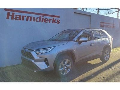 Gebraucht Toyota RAV4 Hybrid Team 218 PS (160 kW) 2022 Lichtsilber metallic (metallic) SUV