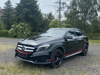 Gebraucht Mercedes GLA250 211 PS (155 kW) 2015 Schwarz SUV