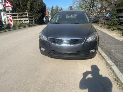 Gebraucht Kia Ceed 109 PS (80 kW) 2010 Schwarz Kleinwagen