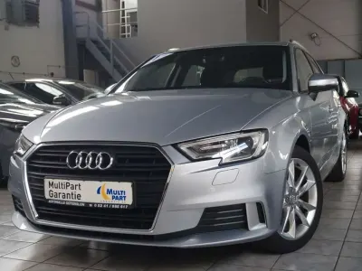 Gebraucht Audi A3 Sport 116 PS (85 kW) 2018 Florettsilber Limousine