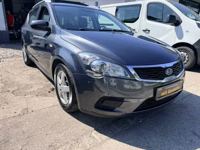 Gebraucht Kia Ceed 90 PS (66 kW) 2012 Grau Kleinwagen