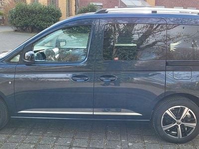 Begagnad VW Caddy Style 122 HK (89 kW) 2023 Blå Minibuss