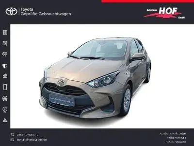 Gebraucht Toyota Yaris Active 125 PS (91 kW) 2024 Braun Kleinwagen