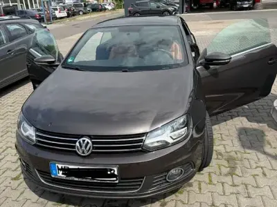 Gebraucht VW Eos Sportline 140 PS (102 kW) 2013 Braun Cabrio