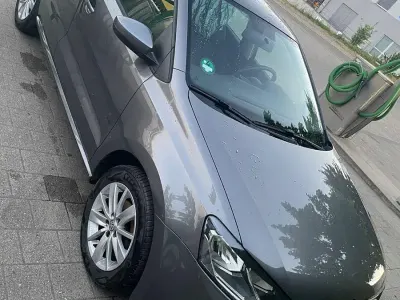 Gebraucht VW Polo Comfortline 75 PS (55 kW) 2014 Grau Kleinwagen