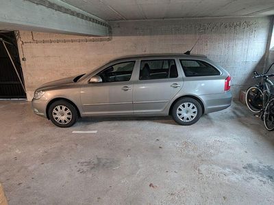 Gebraucht Skoda Octavia Ambiente 122 PS (89 kW) 2009 Grau Kombi