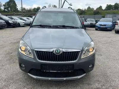 Gebraucht Skoda Roomster Plus Edition 105 PS (77 kW) 2011 Grau Van / Kleinbus
