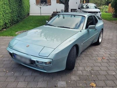 Porsche 944