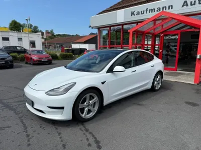 Gebraucht Tesla Model 3 RWD 239 kW (325 PS) 2022 Weiß Limousine
