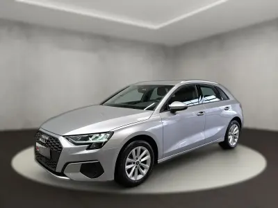 Gebraucht Audi A3 110 PS (80 kW) 2023 Silber metallic Limousine