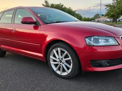 Gebraucht Audi A3 Sportback Attraction 125 PS (91 kW) 2009 Rot Kleinwagen