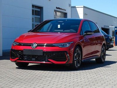 Gebraucht VW Golf VIII Style 150 PS (110 kW) 2026 Rot Limousine