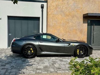 Grau Gebraucht 2011 Ferrari 599 Coupé | 209.900 €