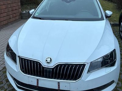 Gebraucht Skoda Superb Style 150 PS (110 kW) 2016 Weiß Limousine