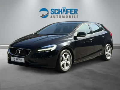 Używany Volvo V40 Kinetic 152 KM (111 kW) 2017 Czarny Kombi