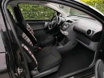 Gebraucht Citroën C1 68 PS (50 kW) 2010 Schwarz Kleinwagen