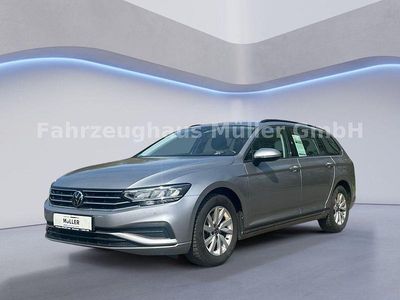 Pyritsilber metallic Gebraucht 2023 VW Passat Basis Kombi | 25.450 € (Fairer Preis)