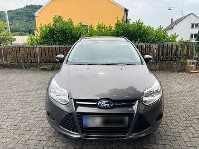 Gebraucht Ford Focus 100 PS (73 kW) 2013 Braun Kombi