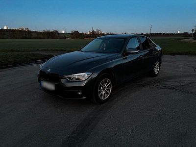 Gebraucht BMW 318 136 PS (100 kW) 2018 Grau Limousine