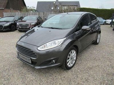 Usata Ford Fiesta 101 CV (74 kW) 2016 Grigio Berlina