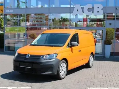 Używany VW Caddy 122 KM (89 kW) 2021 Pomarańczowy Minivan