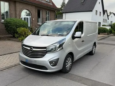 Gebraucht Opel Vivaro 120 PS (88 kW) 2014 Silber Van / Kleinbus