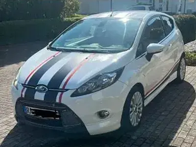 Gebraucht Ford Fiesta Titanium 82 PS (60 kW) 2011 Weiß Kleinwagen