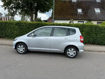 Gebraucht Honda Jazz 78 PS (57 kW) 2005 Silber Kleinwagen