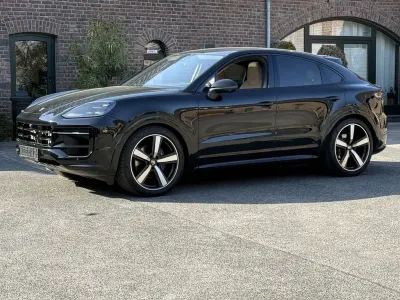 Gebraucht Porsche Cayenne 354 PS (260 kW) 2025 Schwarz SUV