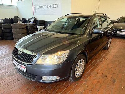 Grau Gebraucht 2010 Skoda Octavia Ambiente Kombi | 3.650 € (Fairer Preis)