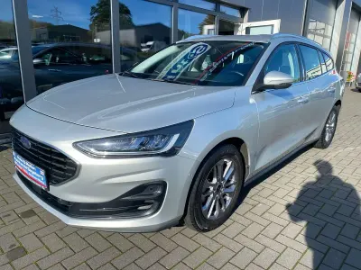 Używany Ford Focus Titanium 120 KM (88 kW) 2022 Srebrny Kombi