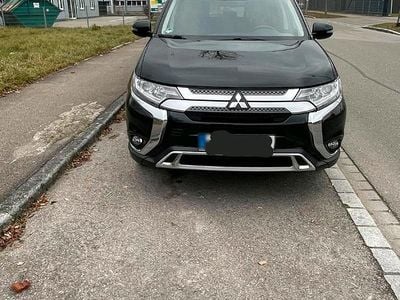 Gebraucht Mitsubishi Outlander 150 PS (110 kW) 2019 Schwarz SUV