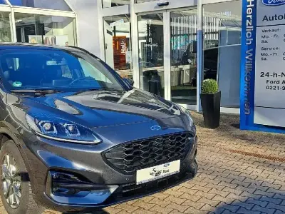 Usado Ford Kuga ST-Line X 150 HP (110 kW) 2024 Cinzento SUV