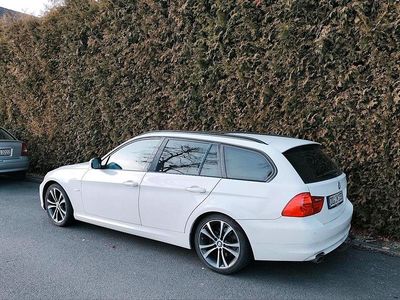 Gebraucht BMW 320 184 PS (135 kW) 2011 Weiß Kombi