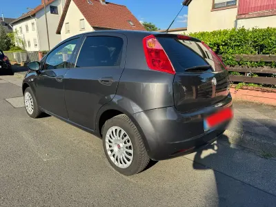 Gebraucht Fiat Grande Punto 77 PS (56 kW) 2009 Grau Kleinwagen