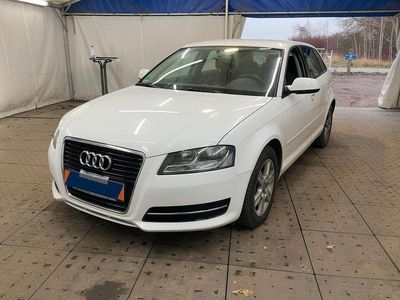 Weiß Gebraucht 2012 Audi A3 Attraction Limousine | 8.800 € (Guter Preis)