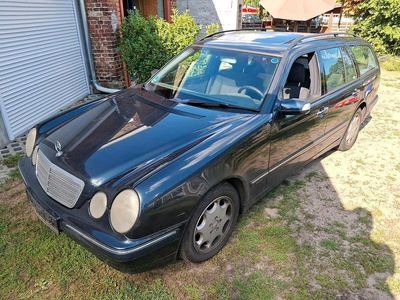 Mercedes E240