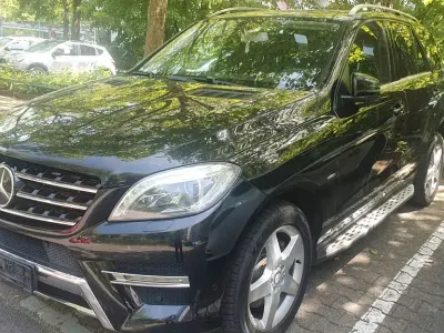 Gebraucht Mercedes ML350 Sport 258 PS (189 kW) 2012 Schwarz SUV