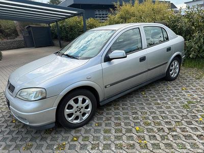 Usata Opel Astra 101 CV (74 kW) 2001 Argento Berlina