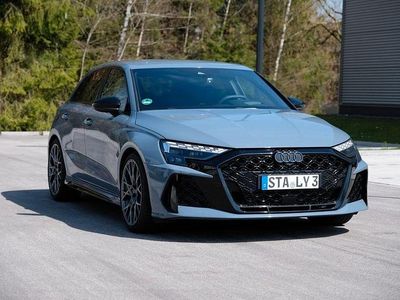 Gebraucht Audi RS3 Sport 400 PS (294 kW) 2025 Grau Limousine