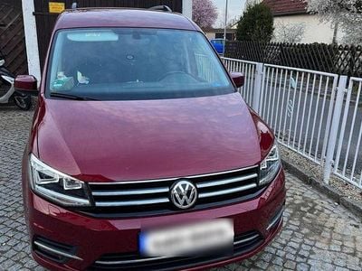 Usata VW Caddy Highline 131 CV (96 kW) 2020 Rosso Monovolume
