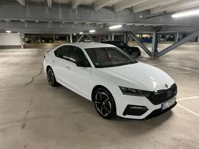 Gebraucht Skoda Octavia RS 245 PS (180 kW) 2022 Weiß Limousine