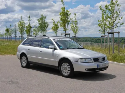 Gebraucht Audi A4 Comfort 125 PS (91 kW) 2000 Silber Kombi